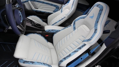 White / Blue LeatherInterior image