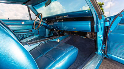 Black / Blue Leather - Blue StitchingInterior image