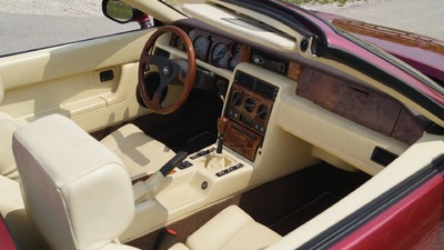Beige LeatherInterior image