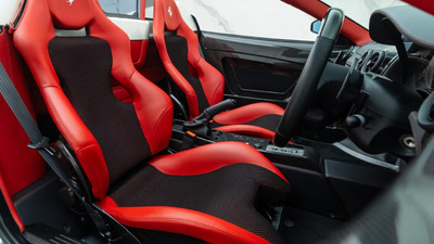 Rosso Leather - Rosso StitchingInterior image