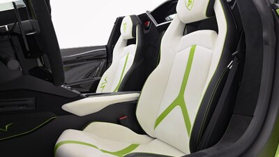 Bianco / Nero Cosmus Alcantara - Rosso / Verde Leather - Verde Stitching / Rosso PipingInterior image