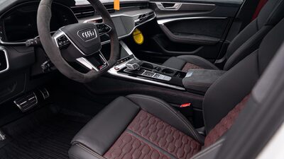 Beige / Black Leather / Alcantara - Red StitchingInterior image
