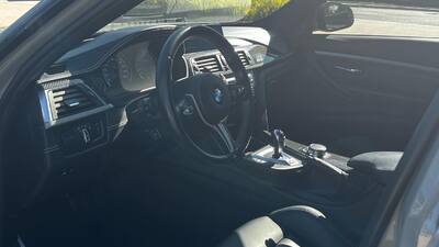 Black Leather / Alcantara - Grey StitchingInterior image