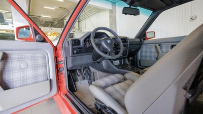 Grey AlcantaraInterior image