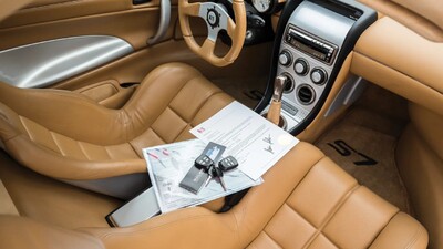 Beige LeatherInterior image