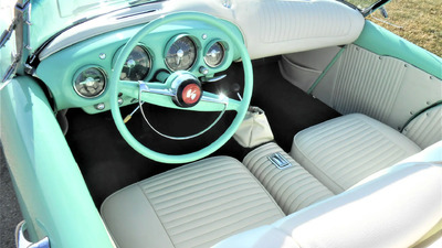 Mint VinylInterior image