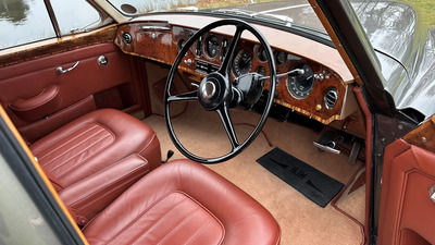 Arizona LeatherInterior image