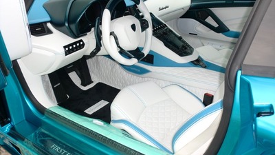 Bianco / Blu LeatherInterior image
