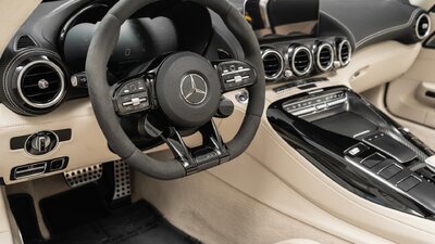 Macchiato Beige / Black Exclusive Nappa LeatherInterior image