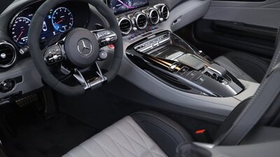 Silver Pearl / Black Exclusive Nappa LeatherInterior image