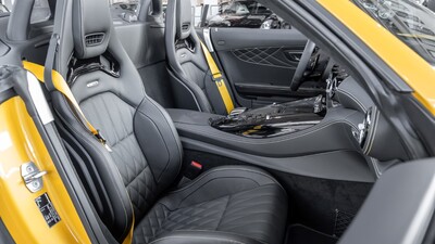 Black Exclusive Nappa Leather - Yellow StitchingInterior image