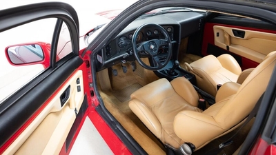 Beige LeatherInterior image