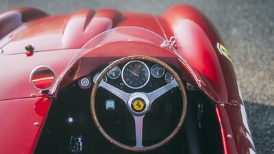 Red / White Leather - White StitchingInterior image