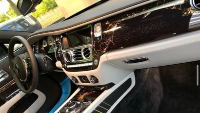Artic White LeatherInterior image
