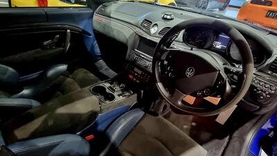 Black Cloth / Blue Alcantara - Blue StitchingInterior image