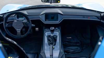 Black AlcantaraInterior image