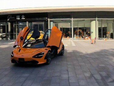 Thumbnail McLaren 720S