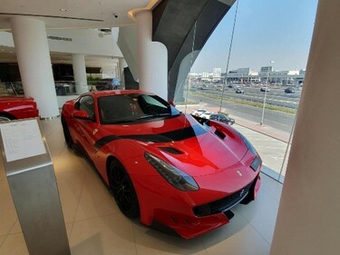 Thumbnail Ferrari F12