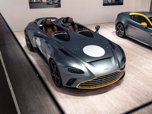 Thumbnail Aston Martin V12