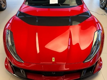 Thumbnail Ferrari 812