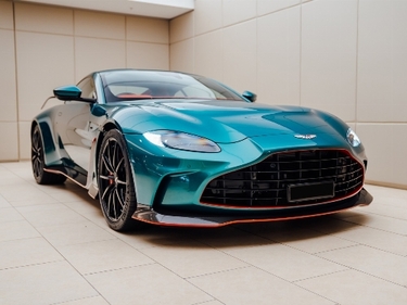 Thumbnail Aston Martin V12 Vantage