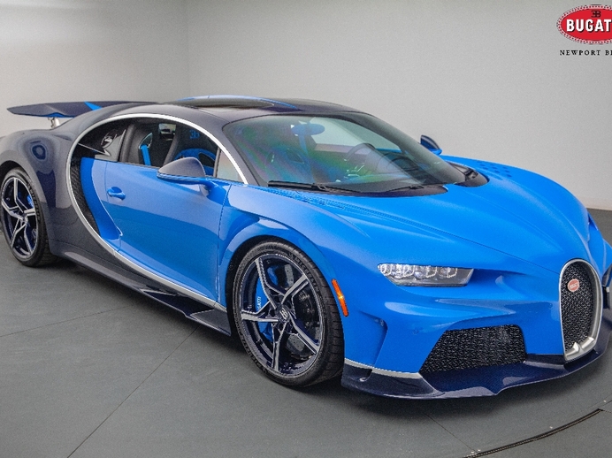 Bugatti Chiron Coupé in Blau gebraucht in Kerpen für € 3.500.000