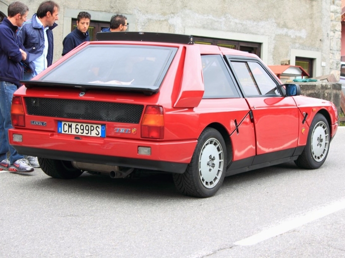 Thumbnail Lancia Delta S4