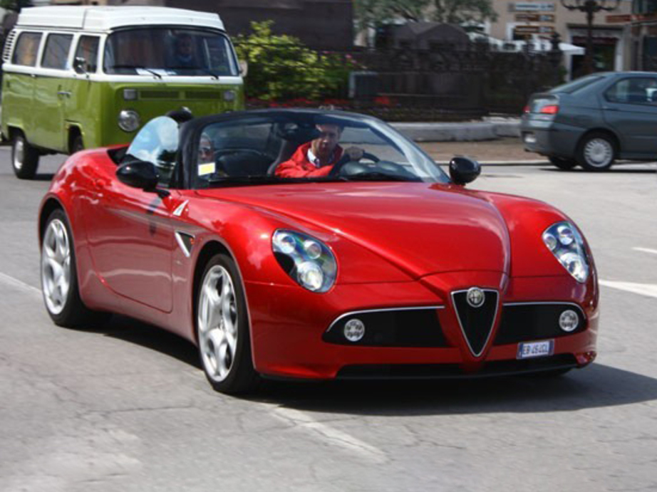 Thumbnail Alfa Romeo 8C