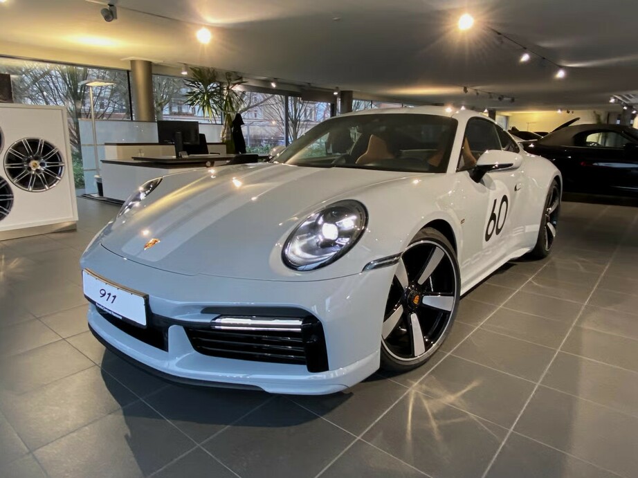 ECR - Porsche 911 details