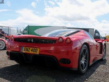 Thumbnail Ferrari Enzo