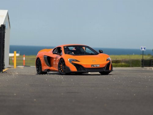 Thumbnail McLaren 675LT