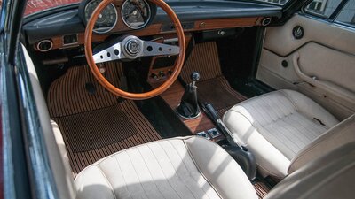 Black LeatherInterior image