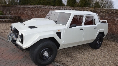 Lamborghini LM002