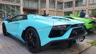 Lamborghini Celeste / Tiffany Blue