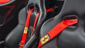 Nero Leather - Rosso StitchingInterior image