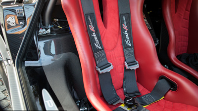 Red Leather / AlcantaraInterior image