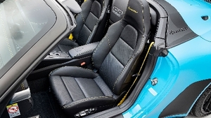 Black Leather - Yellow StitchingInterior image