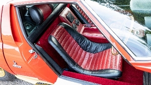 Black / Red Leather - Red StitchingInterior image