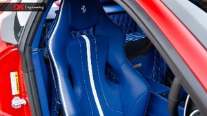 Azzurro Santorini Leather - Bianco Stitching / PipingInterior image