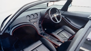 Nero Leather - Rosso PipingInterior image