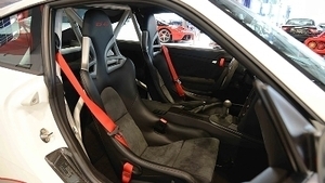 Black Leather / Alcantara - Red StitchingInterior image