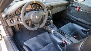 Black Leather / AlcantaraInterior image