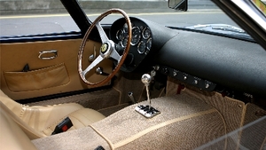 Cream LeatherInterior image