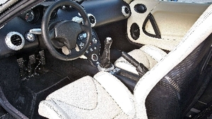Black / Cream LeatherInterior image