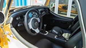 Beige LeatherInterior image