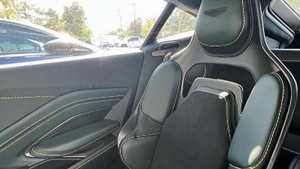 Green / Black Leather - Yellow StitchingInterior image