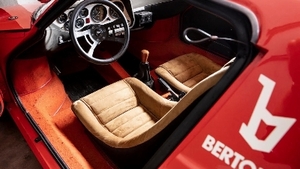 Beige LeatherInterior image