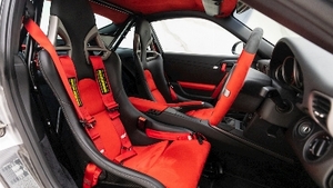 Black / Red LeatherInterior image