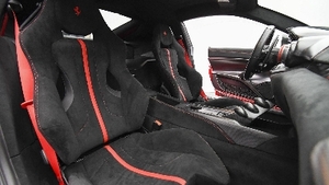 Alcantara Nera - Rosso StitchingInterior image