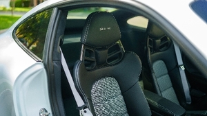 Black Leather / Houndstooth - Silver StitchingInterior image